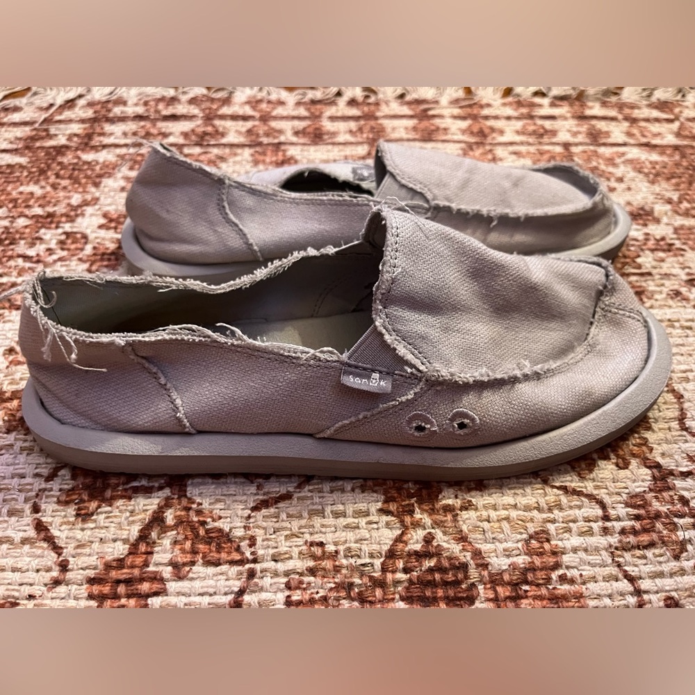 Sanuk slip ons / size 8 / gently used